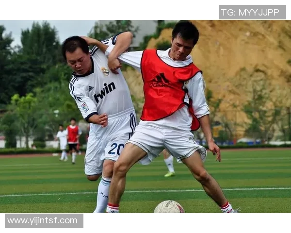 成都足球队比赛经验深度对比与分析探讨